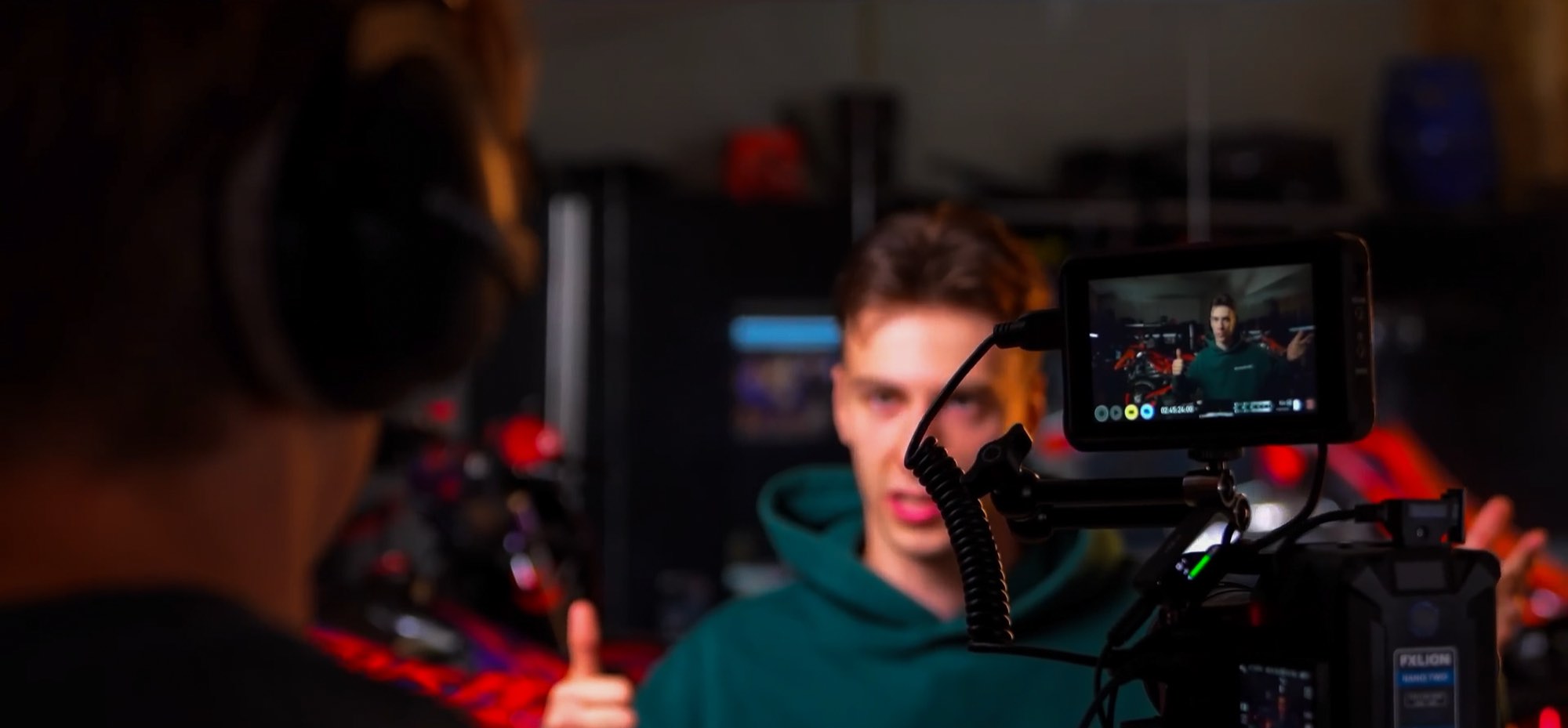 Achter de schermen: fieldmonitor toont het beeld tijdens een interview-opname