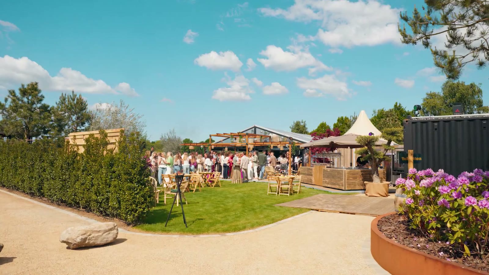 De tuin van Van den Heuvel Tuinen klaar voor het feest