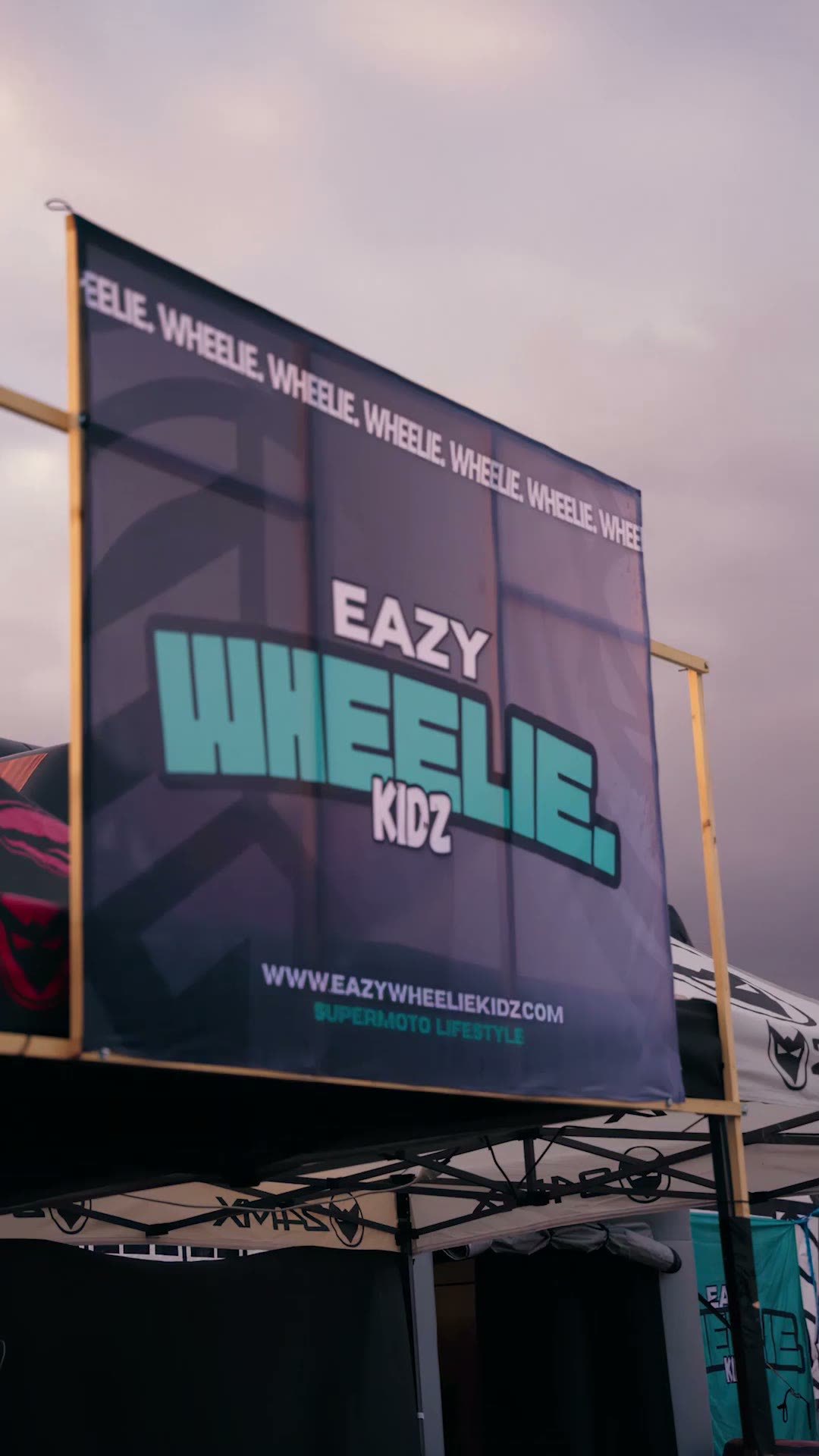 EazyWheelieKidz-bord op het terrein