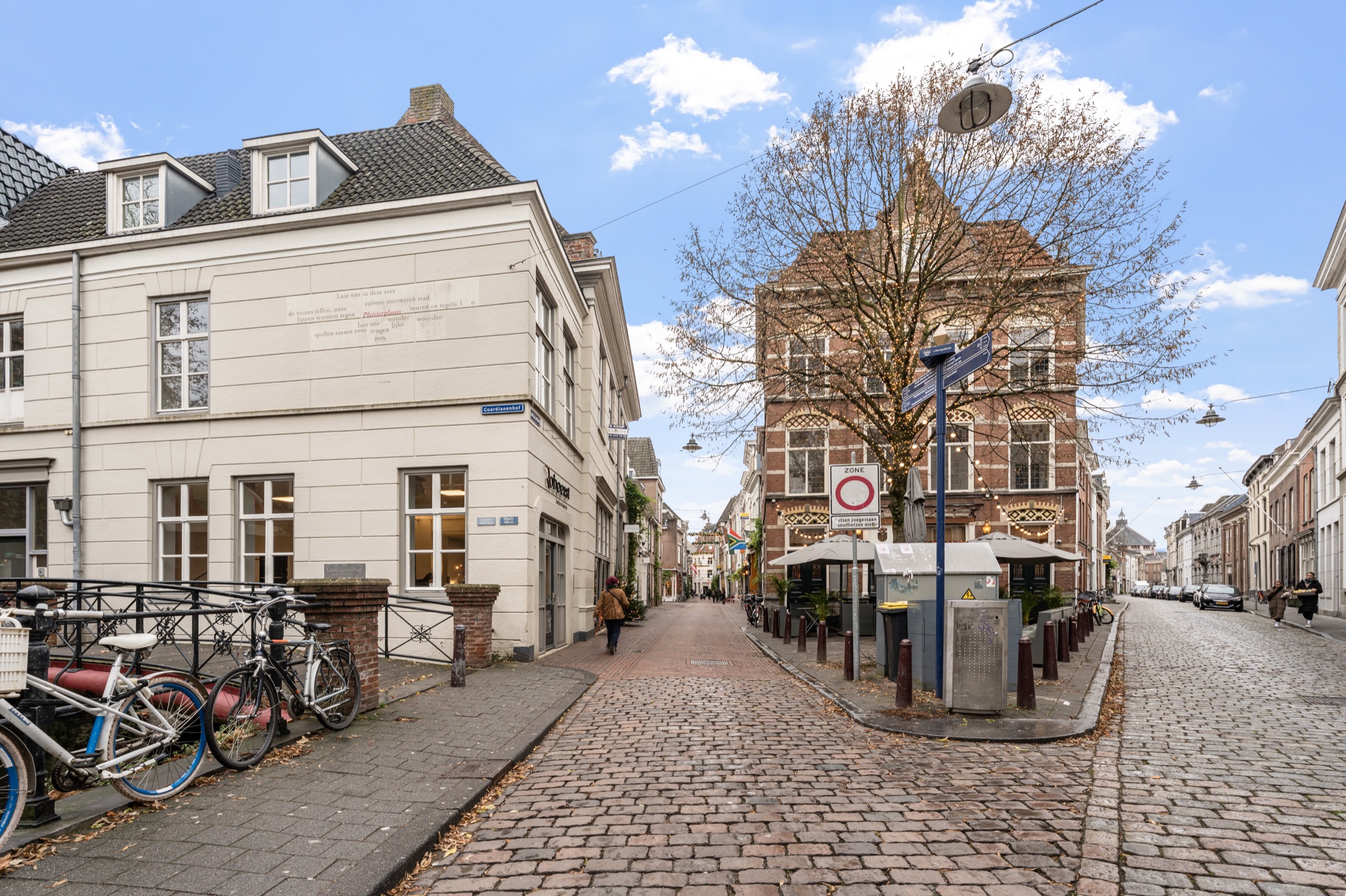 Straatbeeld van het pand aan de Snellestraat