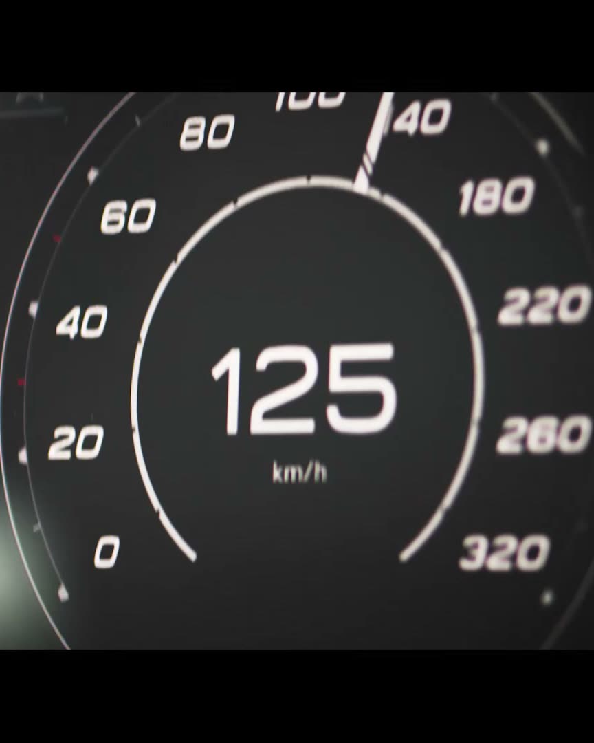 Audi op de weg tijdens de brandfilm