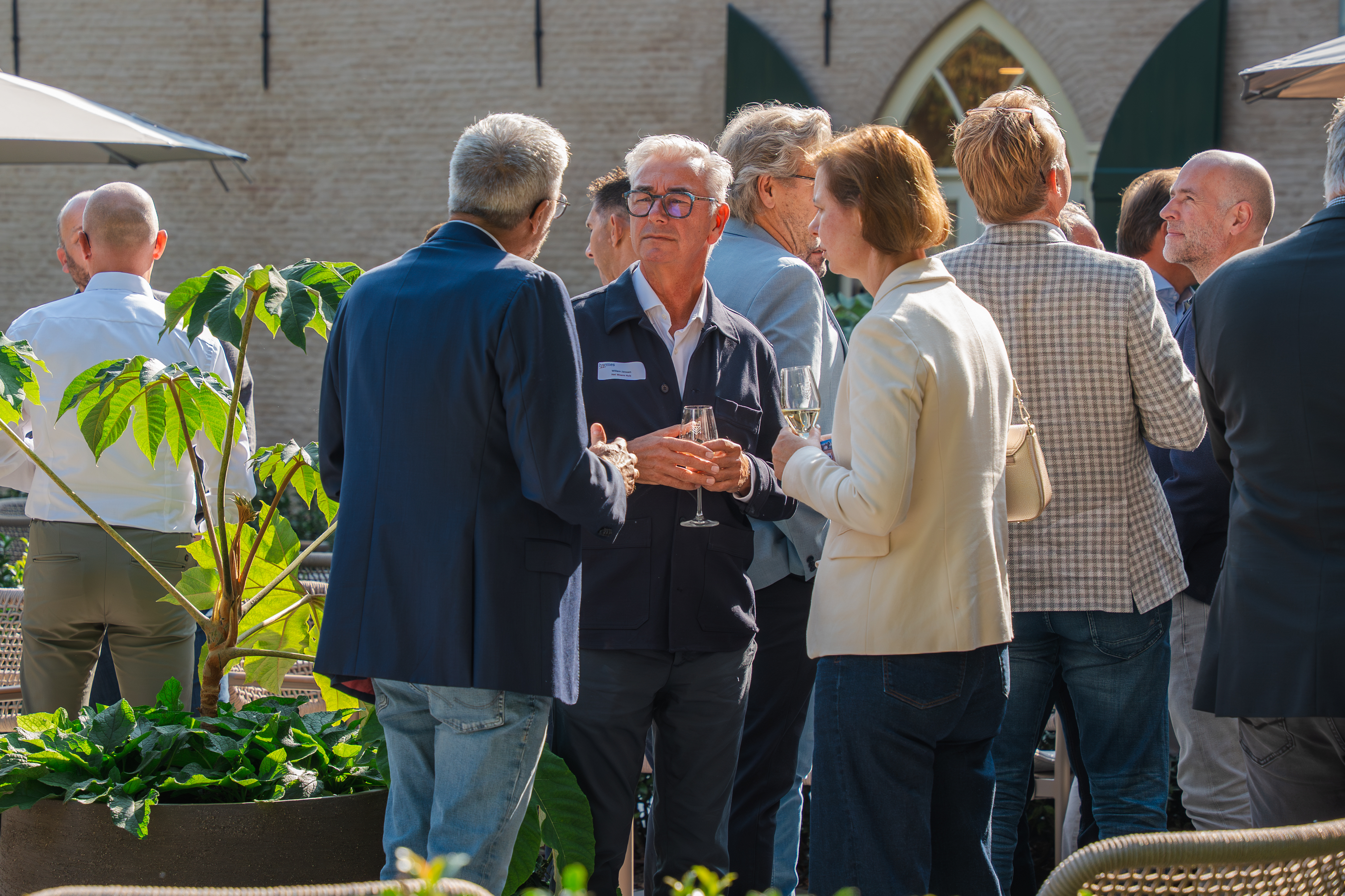 Netwerken op het terras van Kasteel Steenenburg
