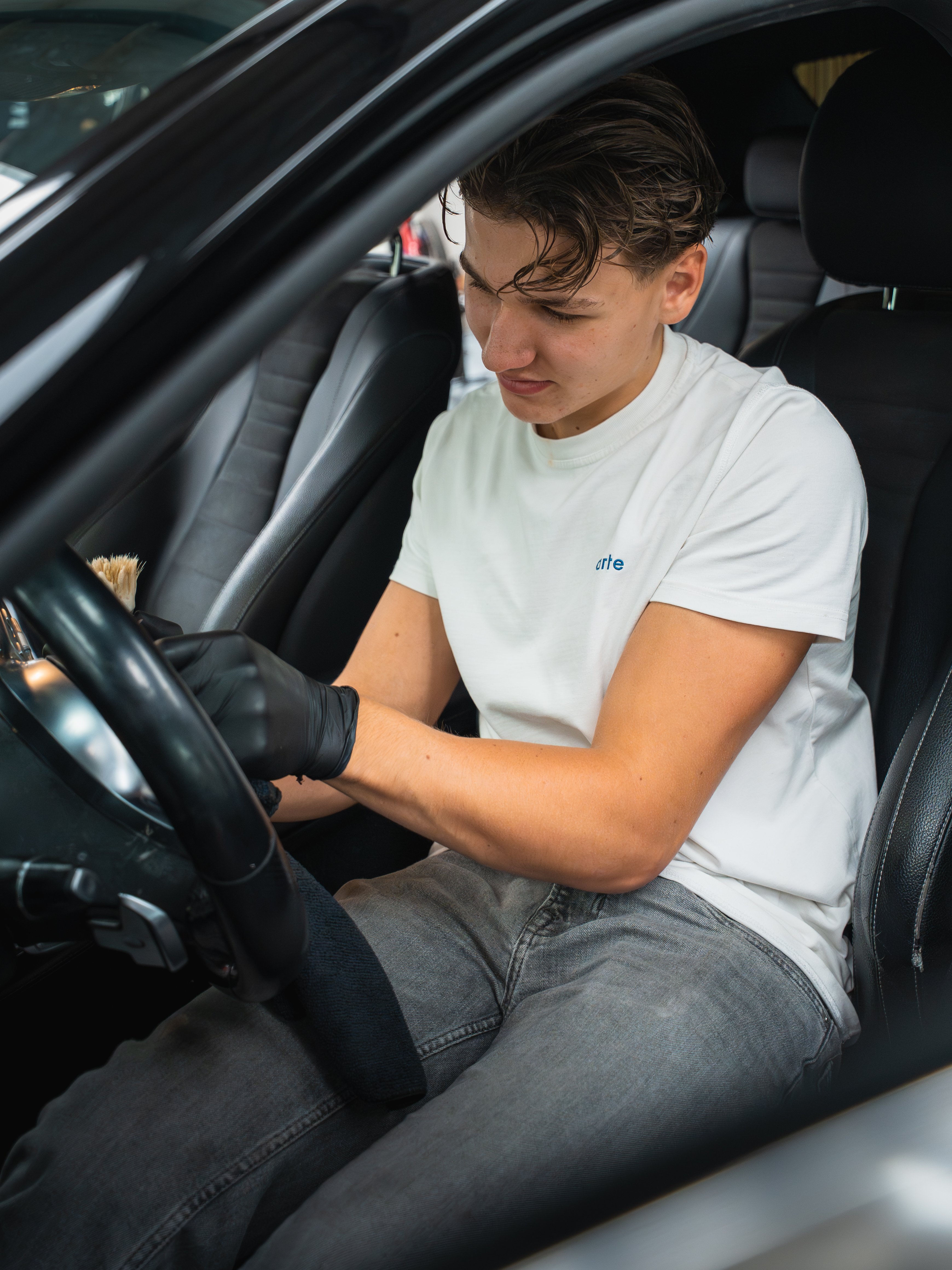 Detailing proces close-up