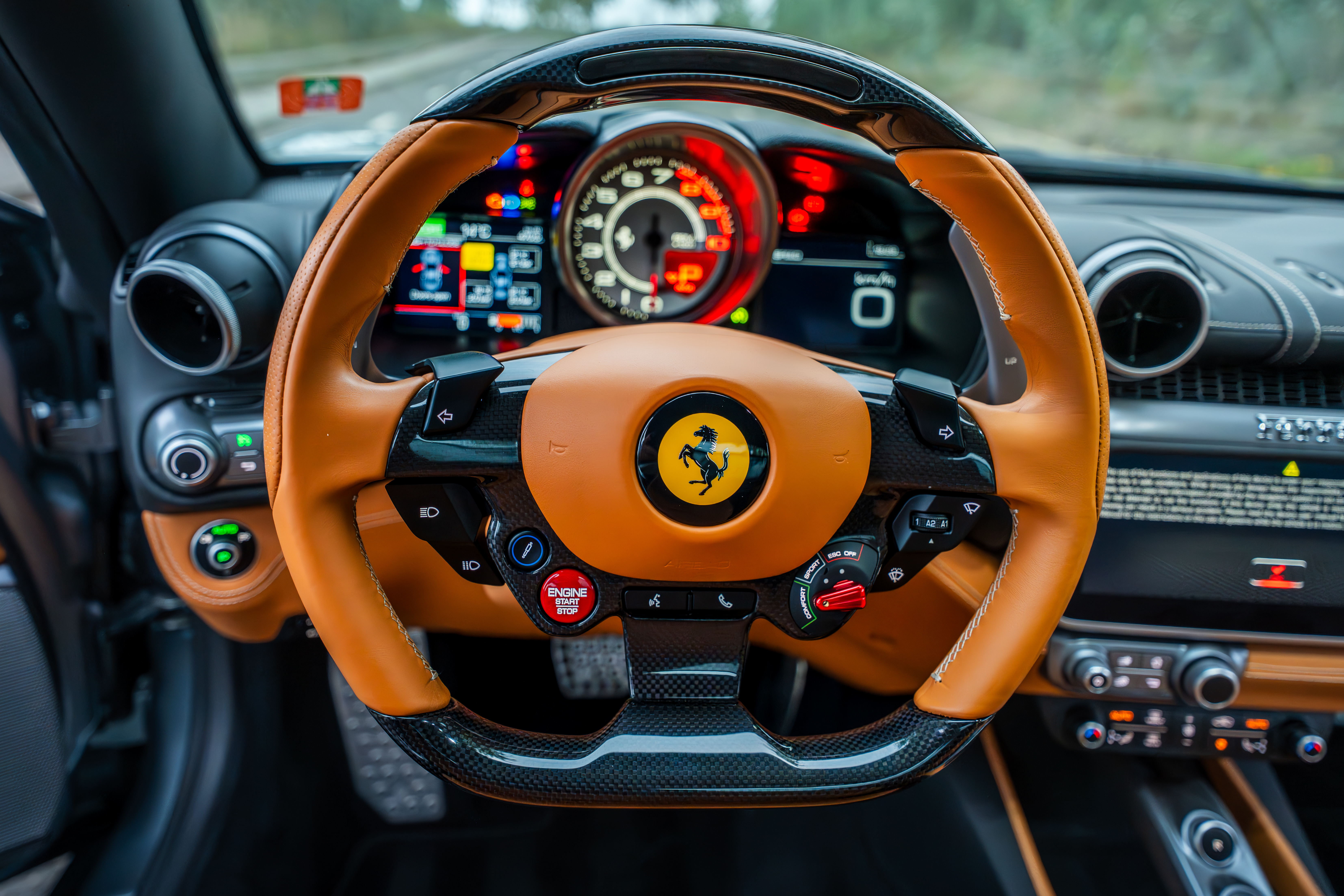 Ferrari stuurwiel met carbon fiber details