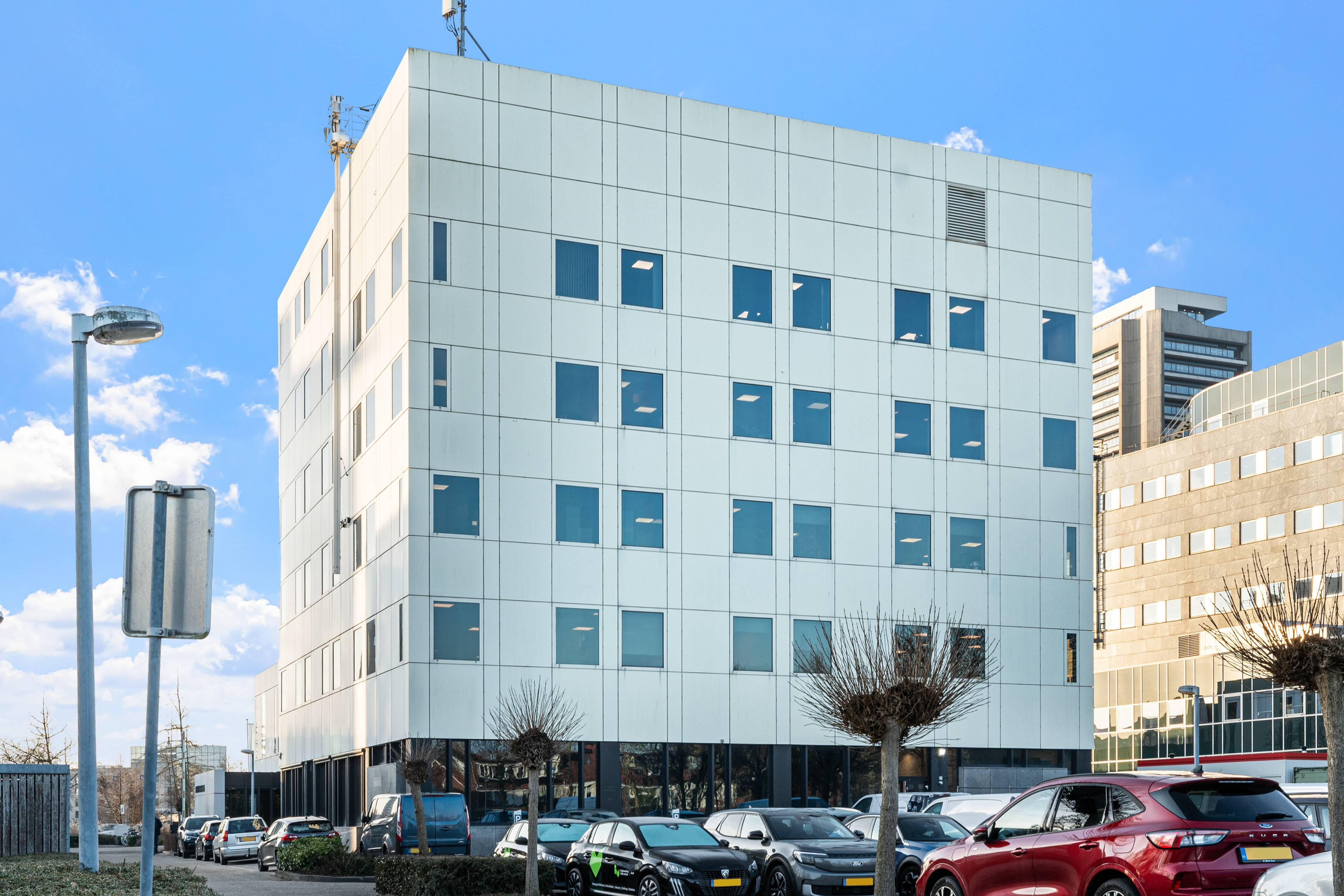 Kantoorgebouw Pettelaarpark 10-15 zijaanzicht