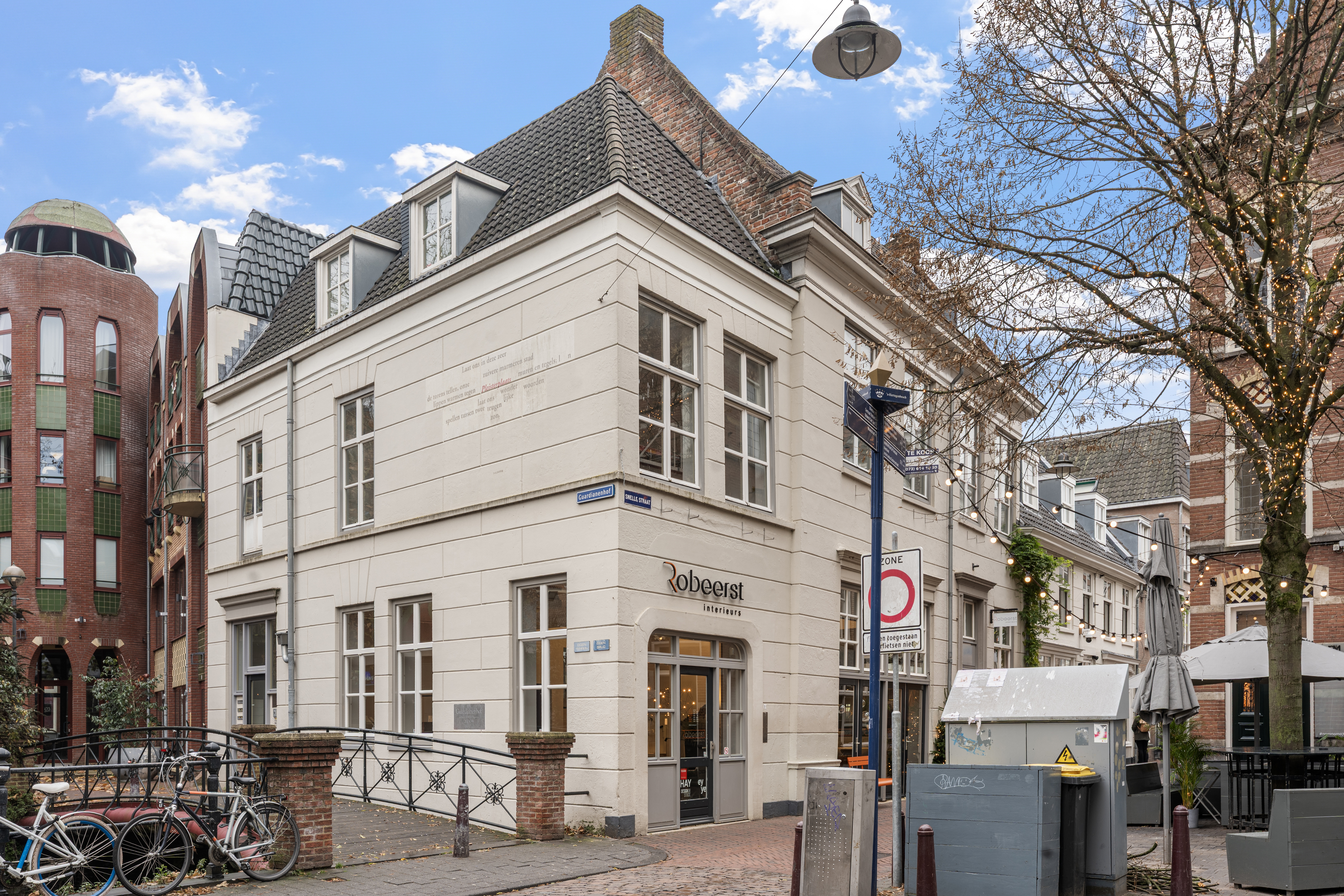 Vooraanzicht monumentaal winkelpand Snellestraat 49-51