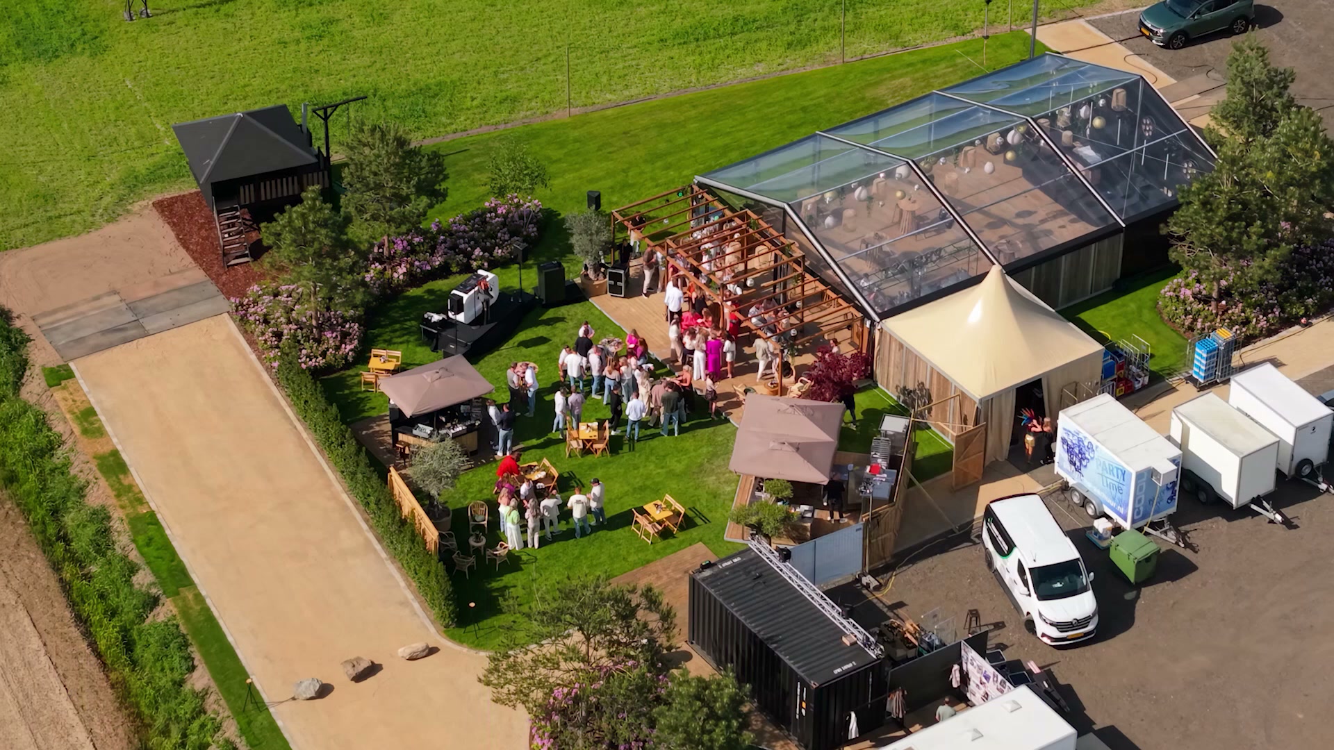 Drone overzicht tuinfeest Van den Heuvel
